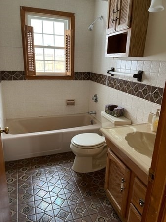 122 Oak Ridge Drive Ayer, MA 01432 - Photo 9 of 38 Gallery Image 9