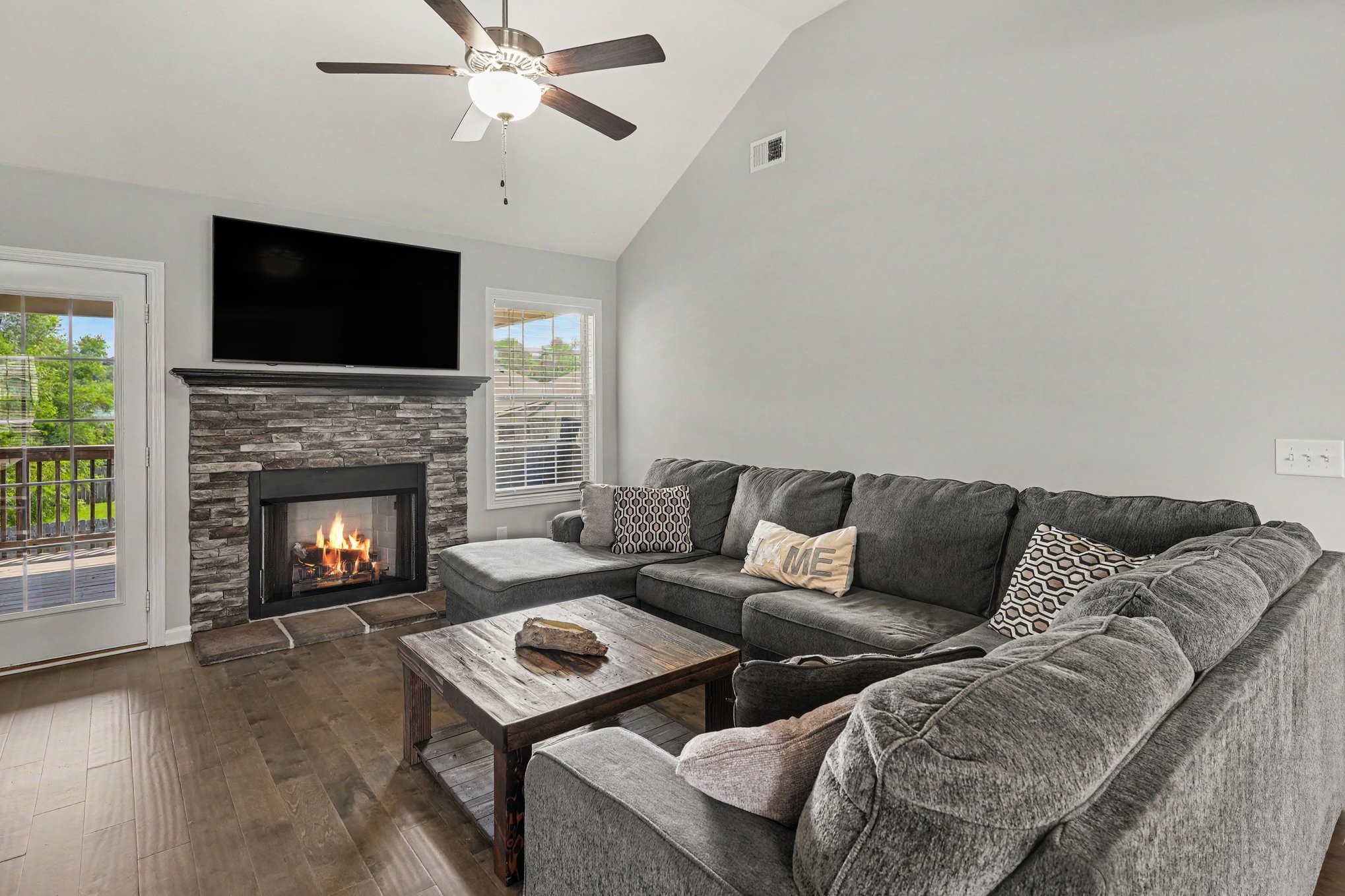 805 Rushing Drive Clarksville, TN 37042 - Photo 4 of 24 Gallery Image 4