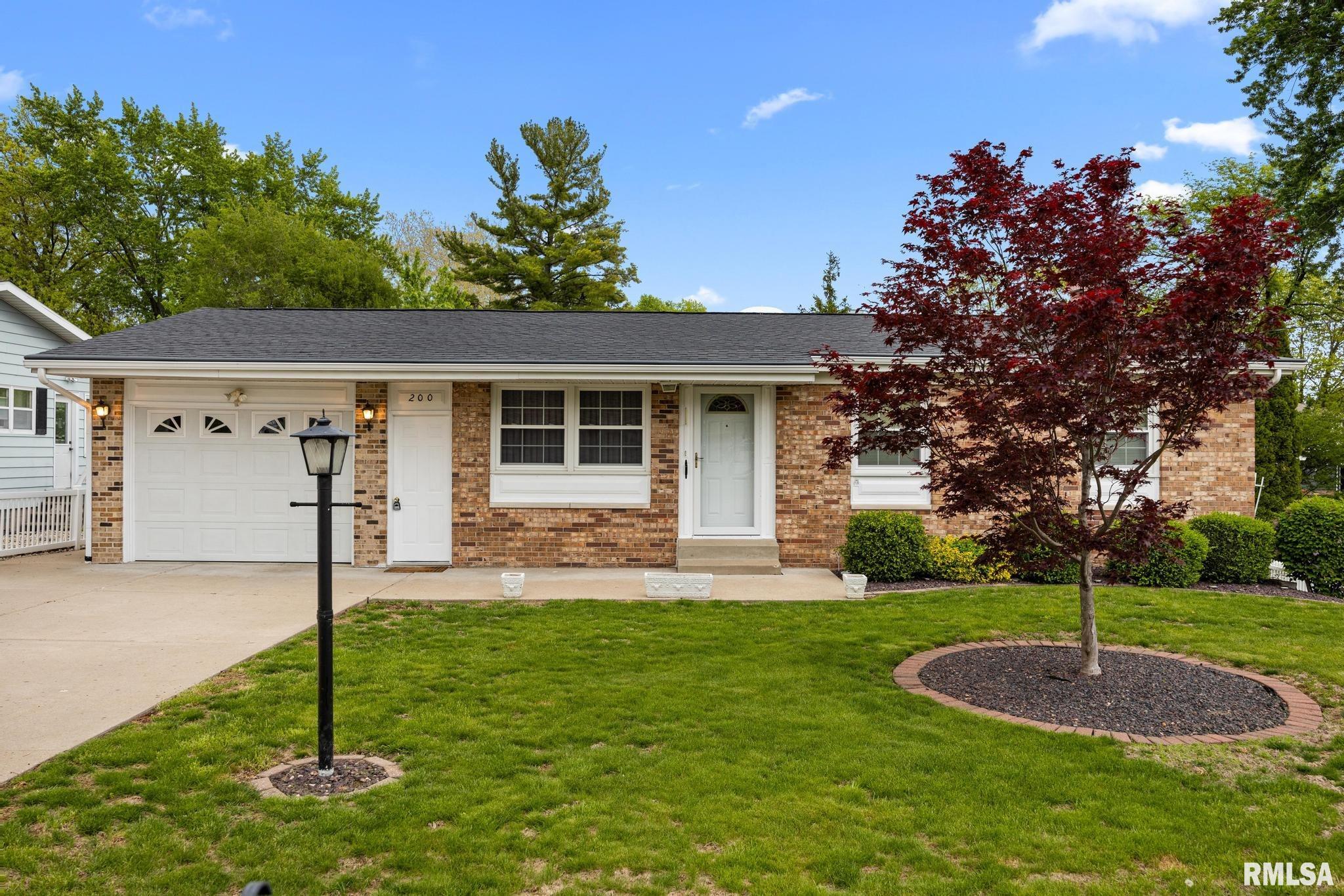 200 Bess Street Washington, IL 61571 - Photo 1 of 31