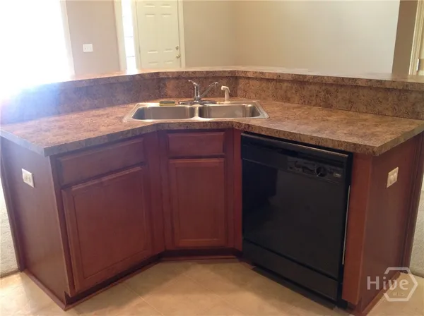 $2,000 | 806 Kendal Court, Savannah, GA 31419