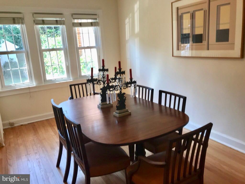 4436 Reservoir Road Northwest Washington, DC 20007 - Photo 7 of 28 Dining Room