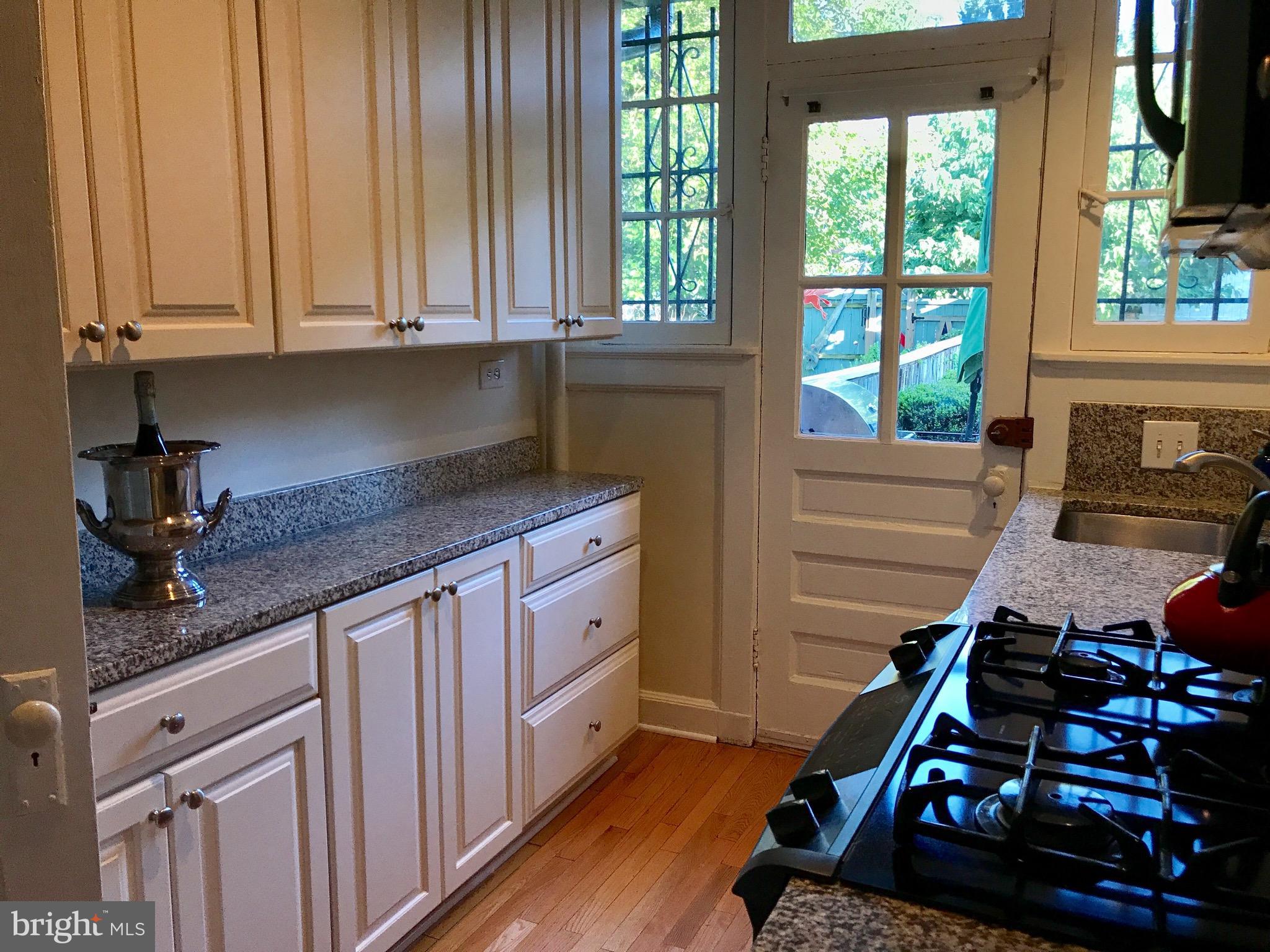 4436 Reservoir Road Northwest Washington, DC 20007 - Photo 9 of 28 Kitchen