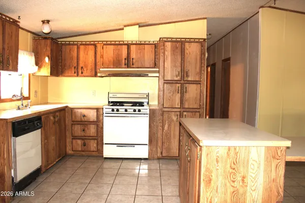 $305,000 | 6217 South Natoma Trail, Hereford, AZ 85615