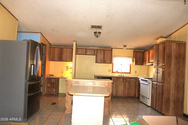 $305,000 | 6217 South Natoma Trail, Hereford, AZ 85615