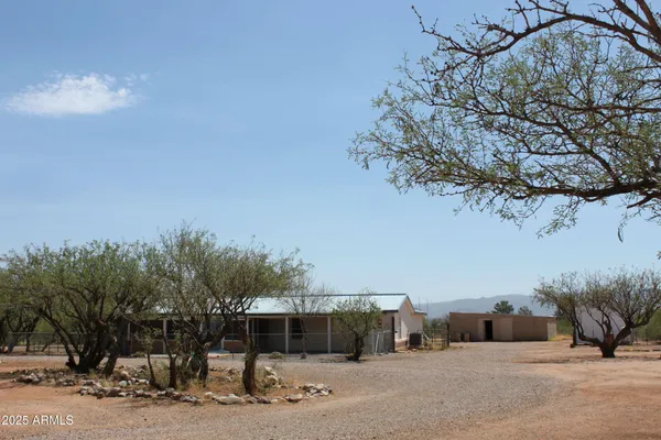 $305,000 | 6217 South Natoma Trail, Hereford, AZ 85615