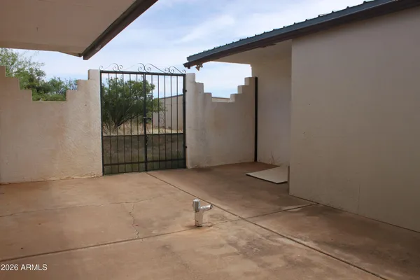 $305,000 | 6217 South Natoma Trail, Hereford, AZ 85615