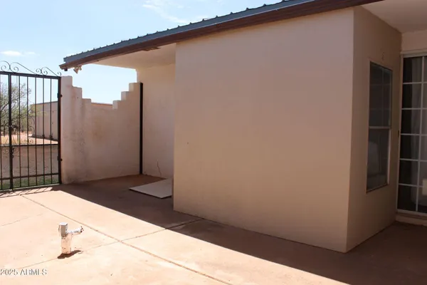 $305,000 | 6217 South Natoma Trail, Hereford, AZ 85615