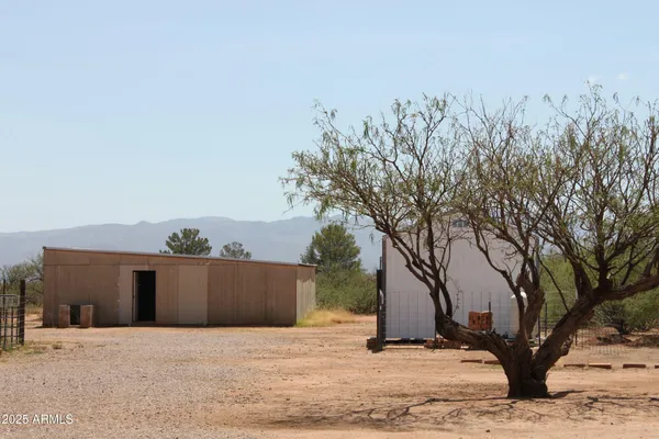 $305,000 | 6217 South Natoma Trail, Hereford, AZ 85615