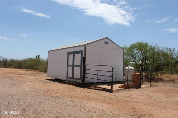$305,000 | 6217 South Natoma Trail, Hereford, AZ 85615