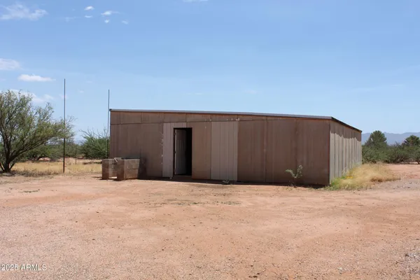 $305,000 | 6217 South Natoma Trail, Hereford, AZ 85615