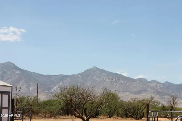 $305,000 | 6217 South Natoma Trail, Hereford, AZ 85615