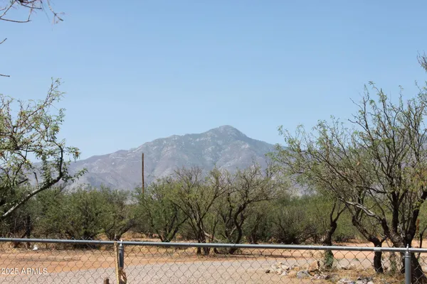 $305,000 | 6217 South Natoma Trail, Hereford, AZ 85615