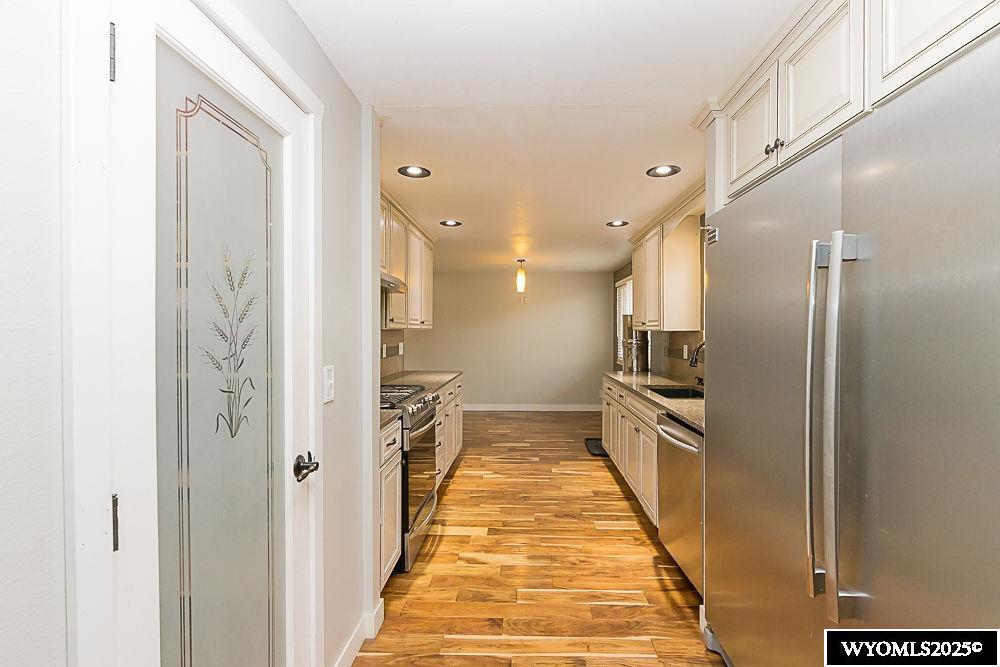 1225 Apache Avenue Green River, WY 82935 - Photo 17 of 42