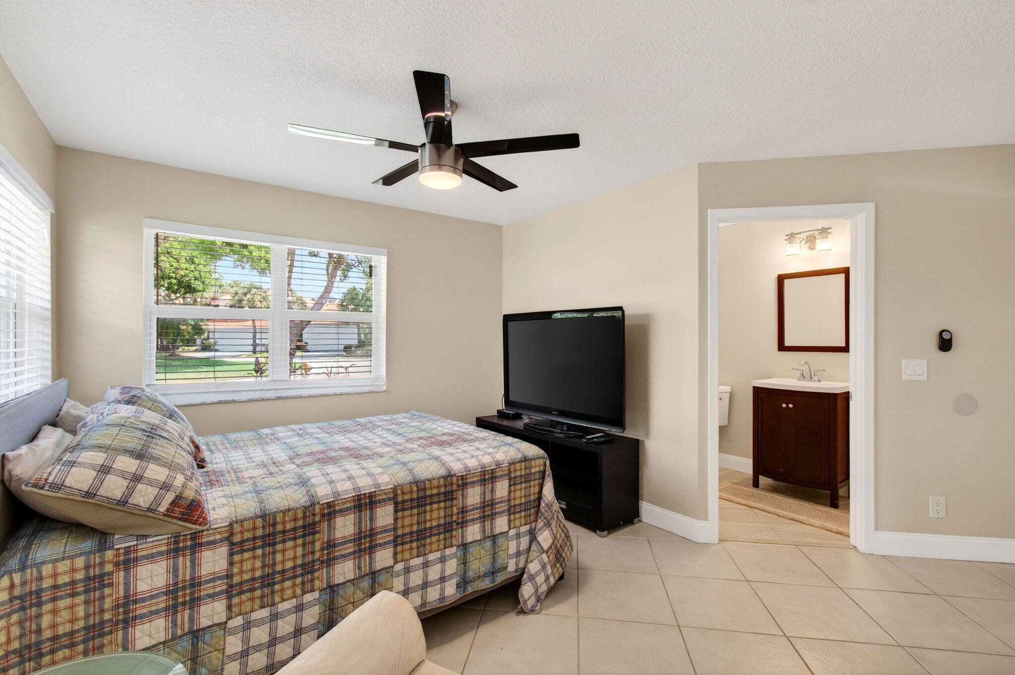 2034 Northwest 52nd Street Boca Raton, FL 33496 - Photo 23 of 45 31-web-or-mls-DSC_8004