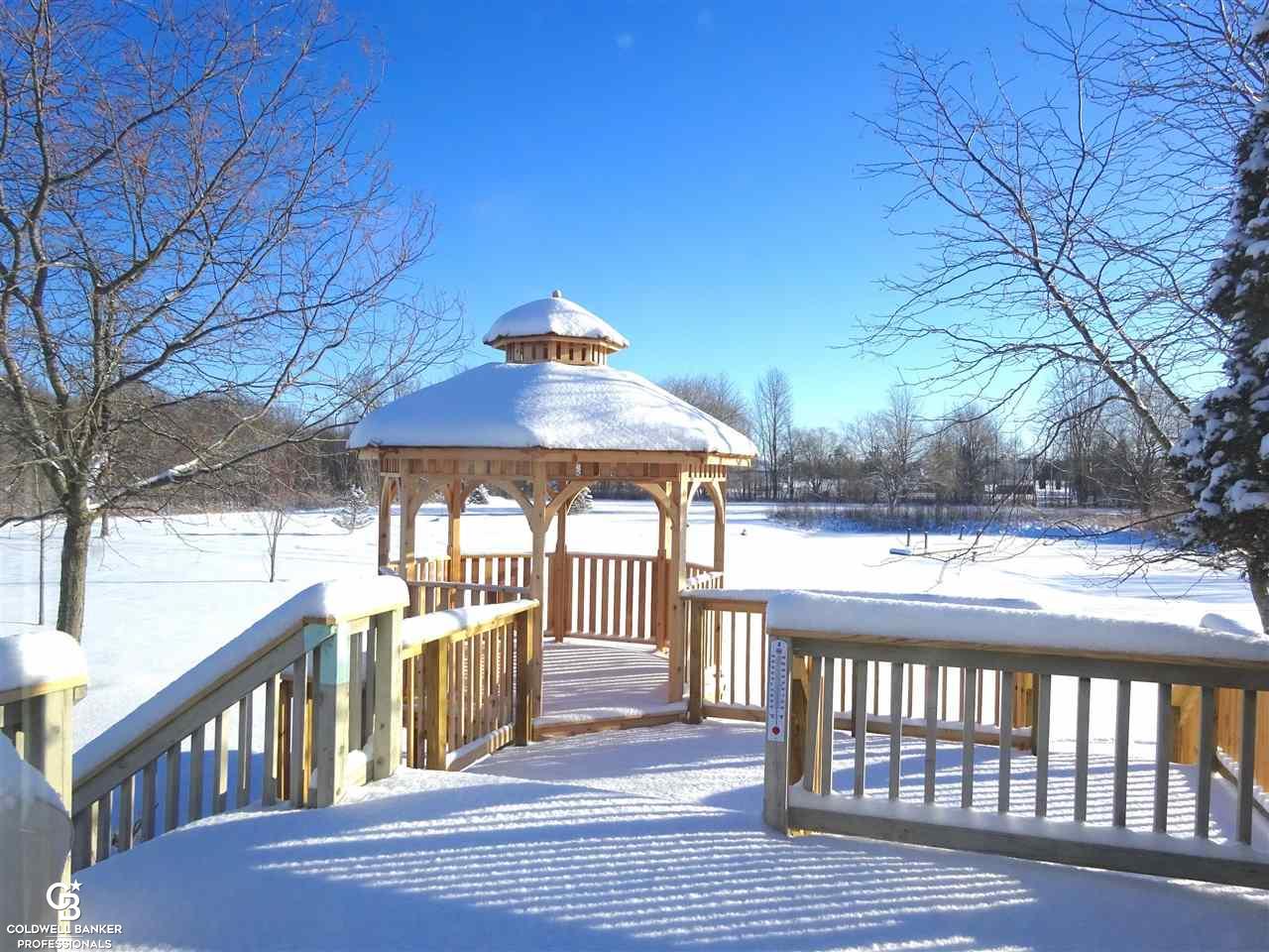 8118 Mason Road Yale, MI 48097 - Photo 5 of 35 Deck View