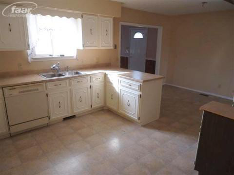 8361 Potter Road Flushing, MI 48433 - Photo 8 of 21 20181631-7.JPG