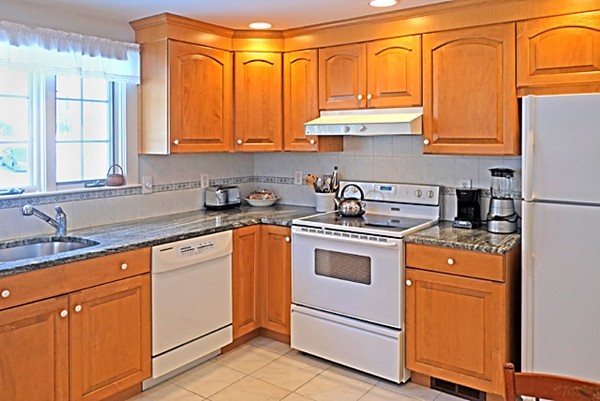 27 Fells Road Winchester, MA 01890 - Photo 7 of 10 Gallery Image 7