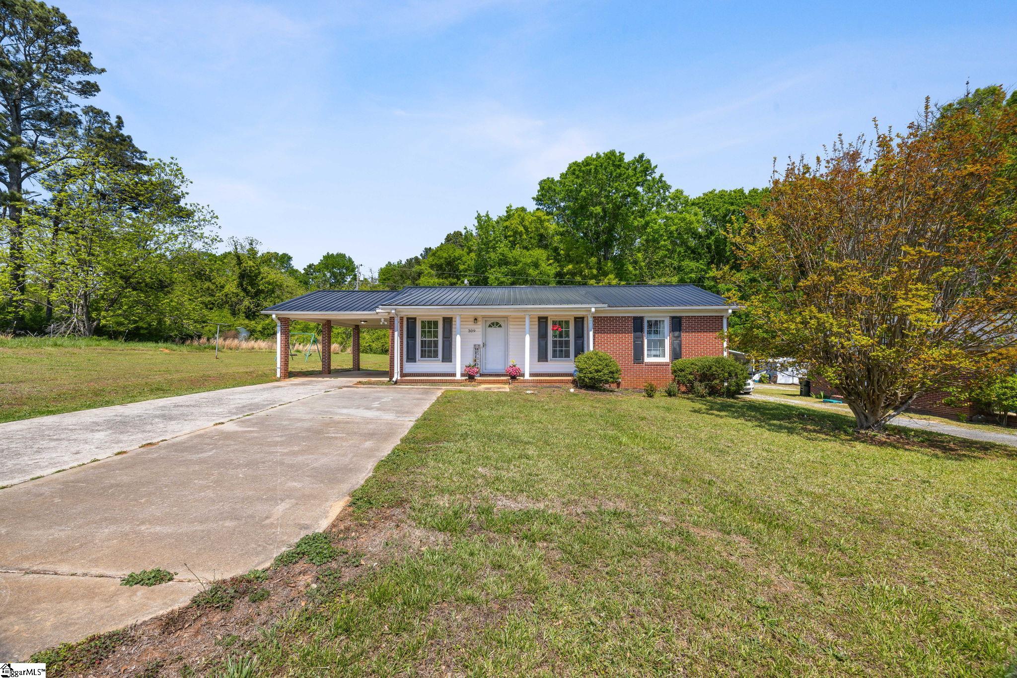 309 East Hampton Avenue Honea Path, SC 29654 - Photo 1 of 24