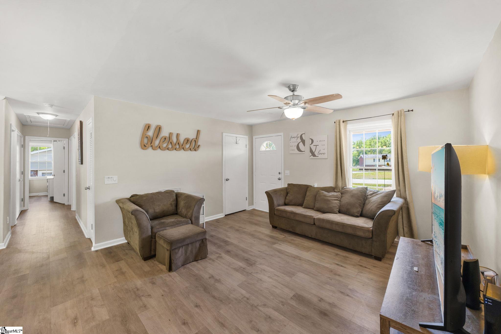 309 East Hampton Avenue Honea Path, SC 29654 - Photo 6 of 24