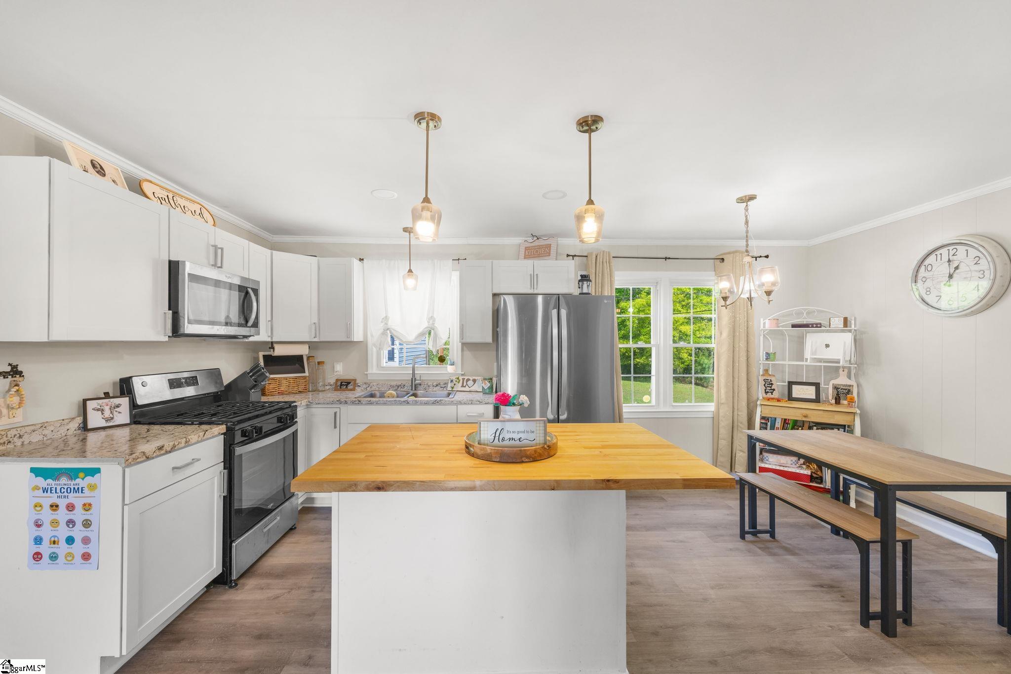 309 East Hampton Avenue Honea Path, SC 29654 - Photo 8 of 24