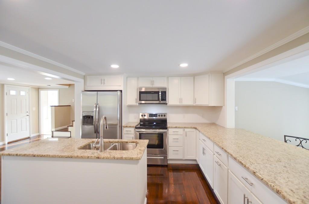 435 Florence Road Northampton, MA 01062 - Photo 8 of 38
