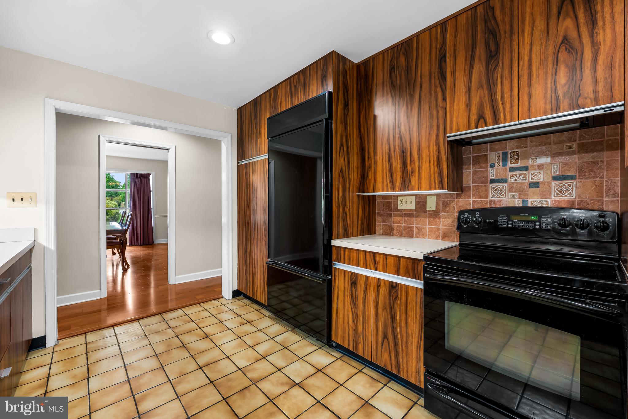 7917 Stevenson Road Pikesville, MD 21208 - Photo 10 of 51 Kitchen