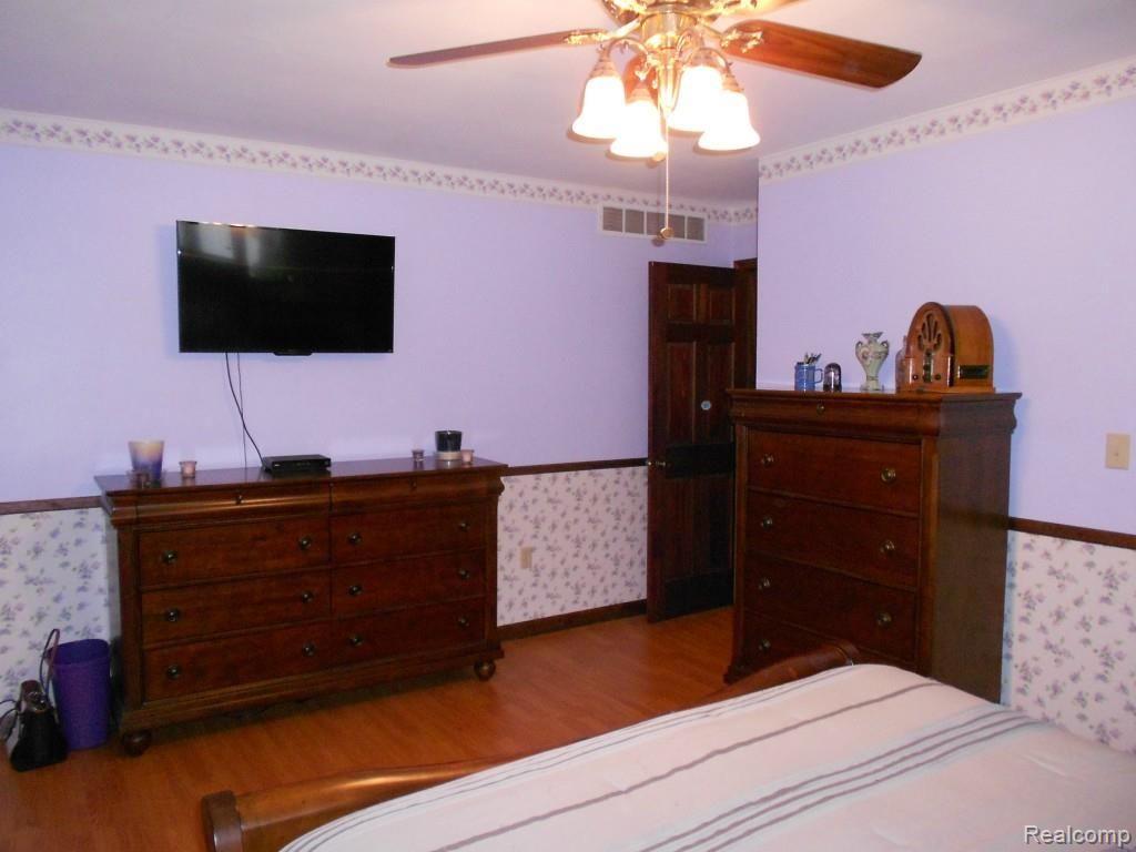 41050 Savage Road Belleville, MI 48111 - Photo 39 of 74