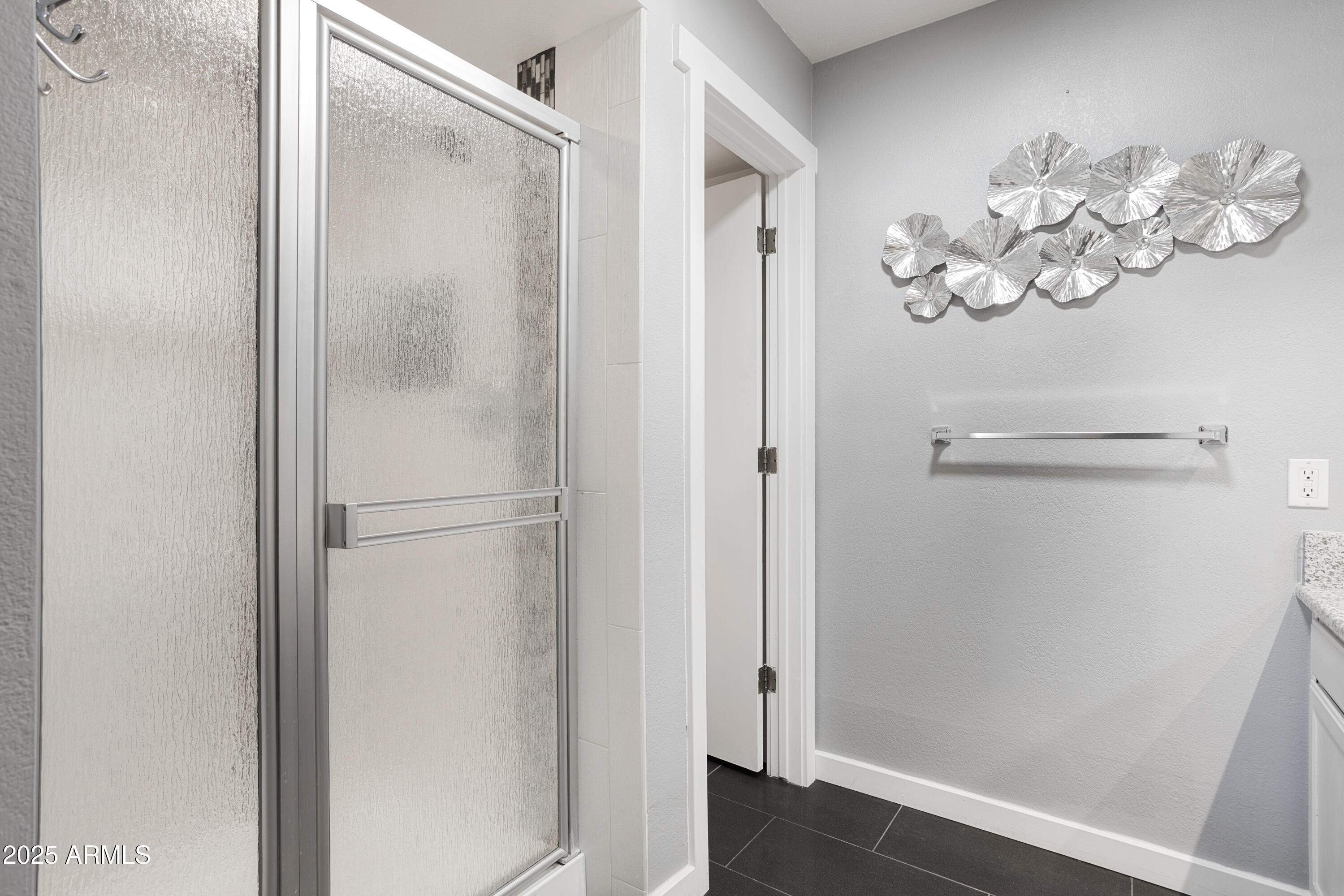 1021 South Greenfield Road, Unit 1195 Mesa, AZ 85206 - Photo 17 of 41 a bathroom with a shower