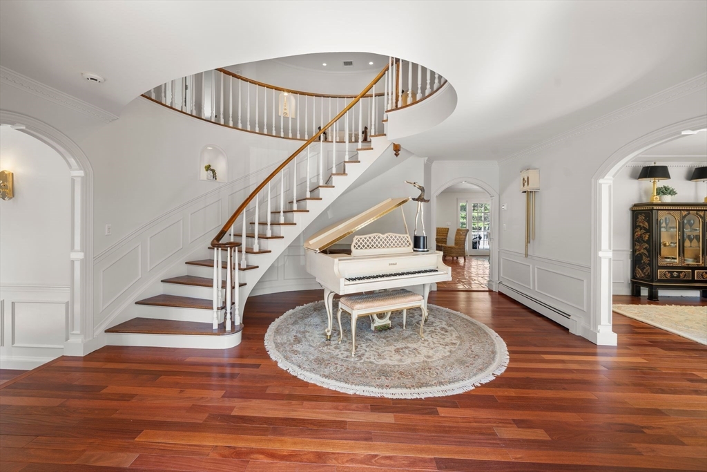 286 Mayflower Circle Hanover, MA 02339 - Photo 3 of 42