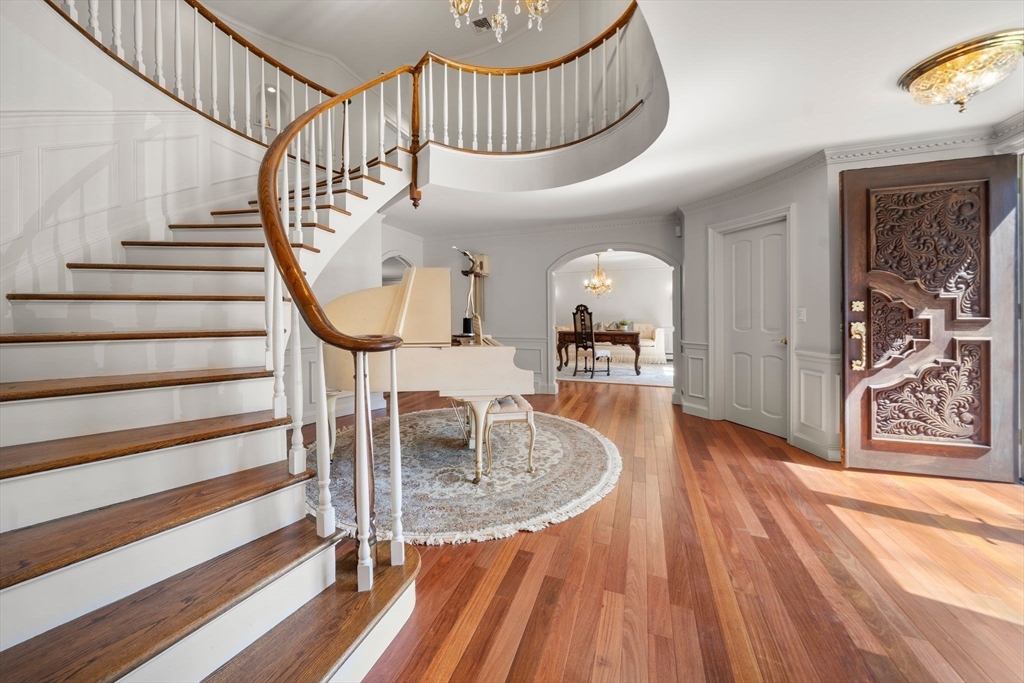 286 Mayflower Circle Hanover, MA 02339 - Photo 4 of 42