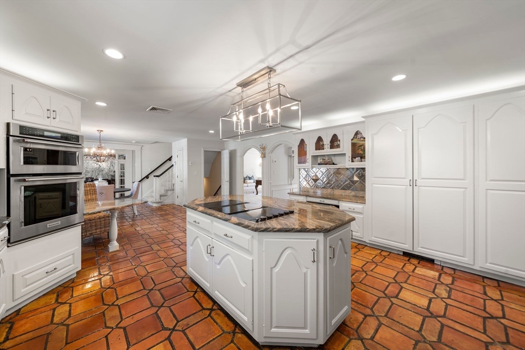 286 Mayflower Circle Hanover, MA 02339 - Photo 6 of 42