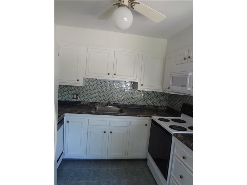 32 Ann Street Westerly, RI 02891 - Photo 3 of 14 Kitchen.