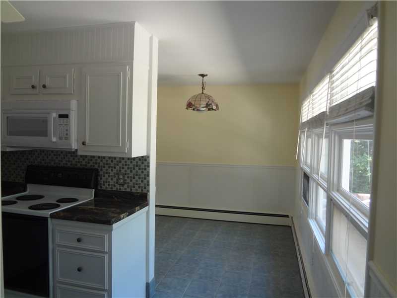 32 Ann Street Westerly, RI 02891 - Photo 4 of 14 Dining Area.