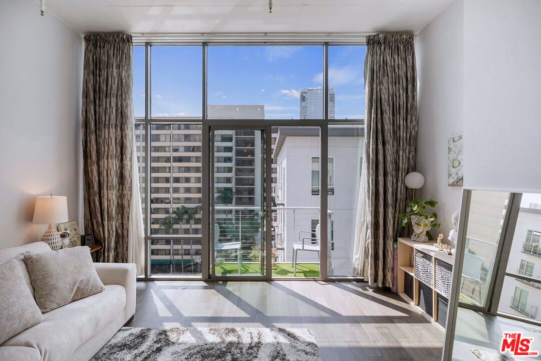 645 West 9th Street, Unit 740 Los Angeles, CA 90015 - Photo 13 of 63