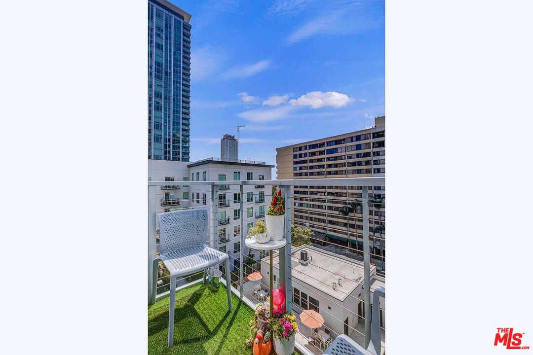 645 West 9th Street, Unit 740 Los Angeles, CA 90015 - Photo 15 of 63