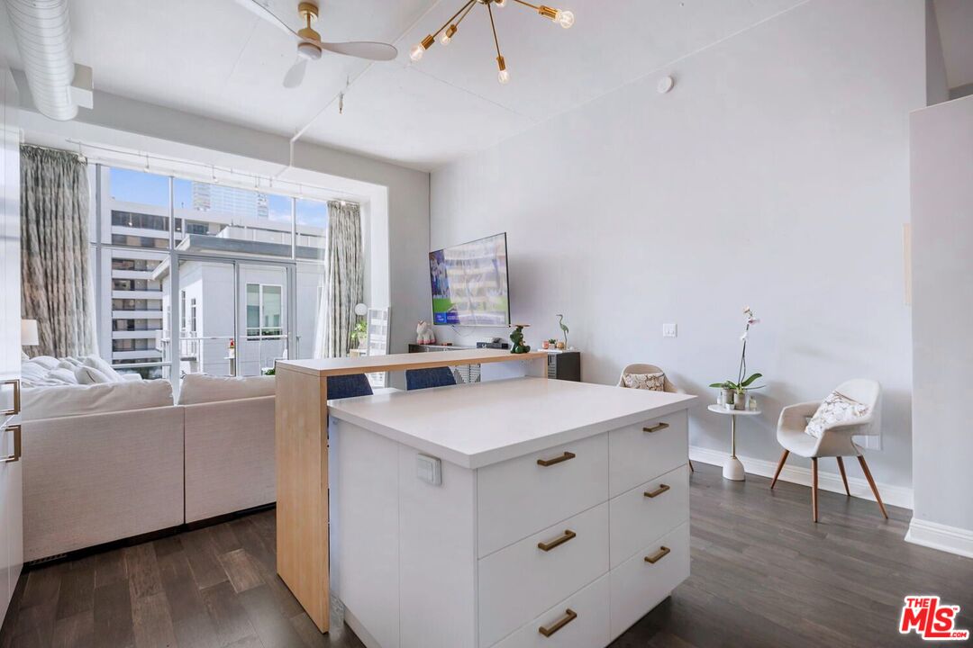 645 West 9th Street, Unit 740 Los Angeles, CA 90015 - Photo 18 of 63