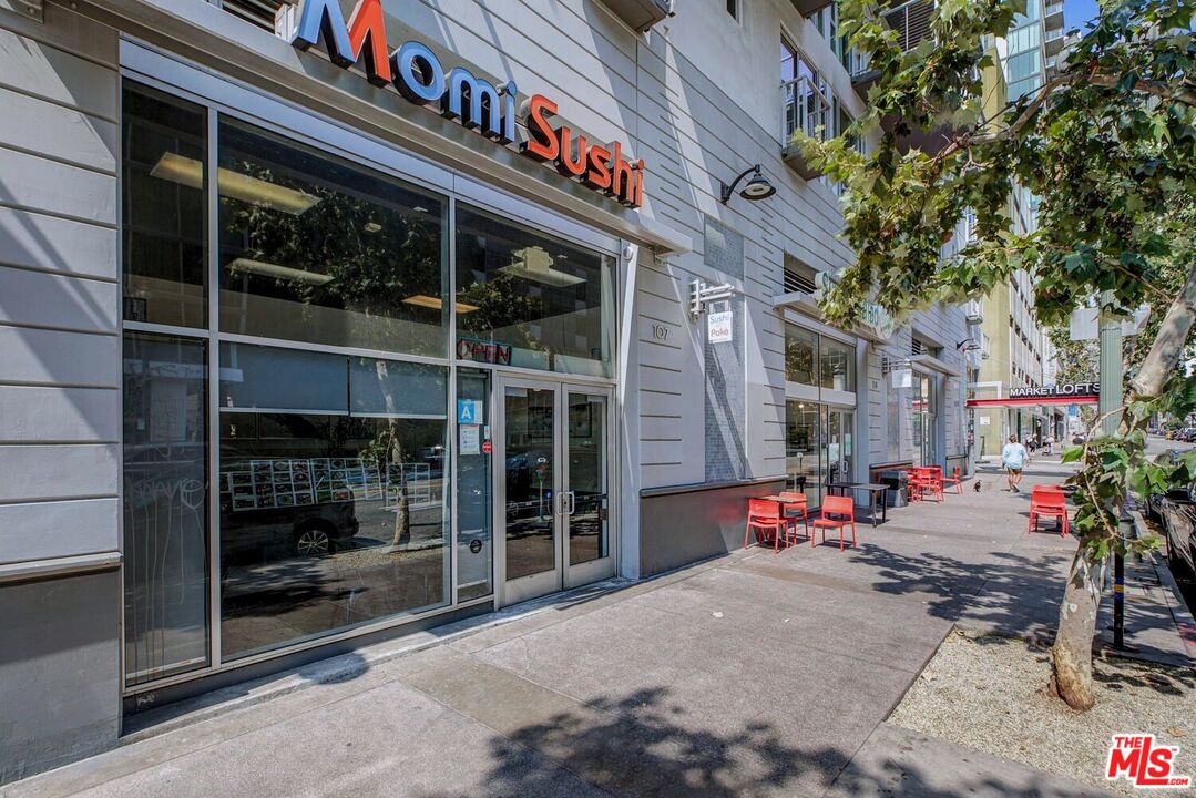 645 West 9th Street, Unit 740 Los Angeles, CA 90015 - Photo 47 of 63 a view of a street with sitting area