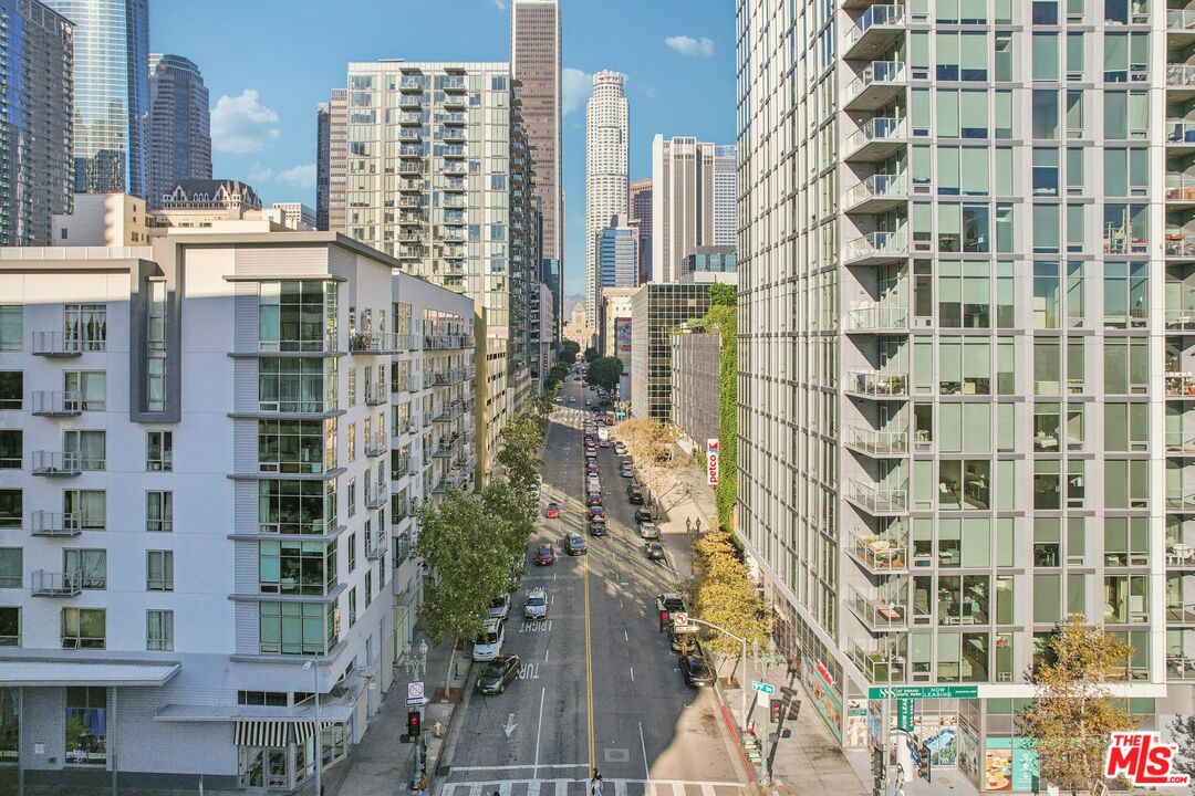 645 West 9th Street, Unit 740 Los Angeles, CA 90015 - Photo 52 of 63 a view of a city with tall buildings