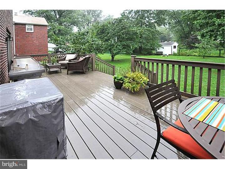 2738 Jenkintown Road Glenside, PA 19038 - Photo 8 of 19 Deck