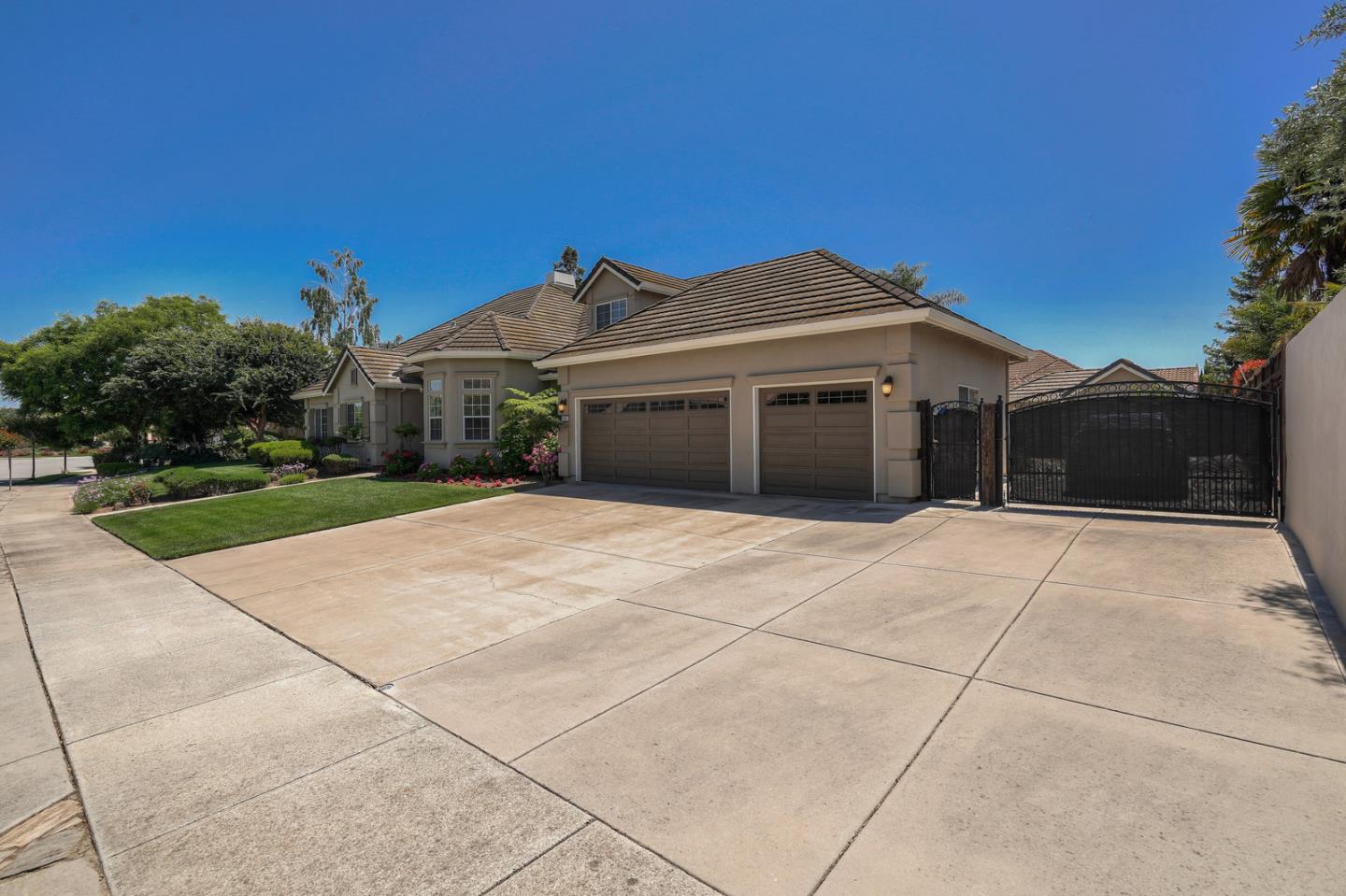 17447 Serene Drive Morgan Hill, CA 95037 - Photo 3 of 40