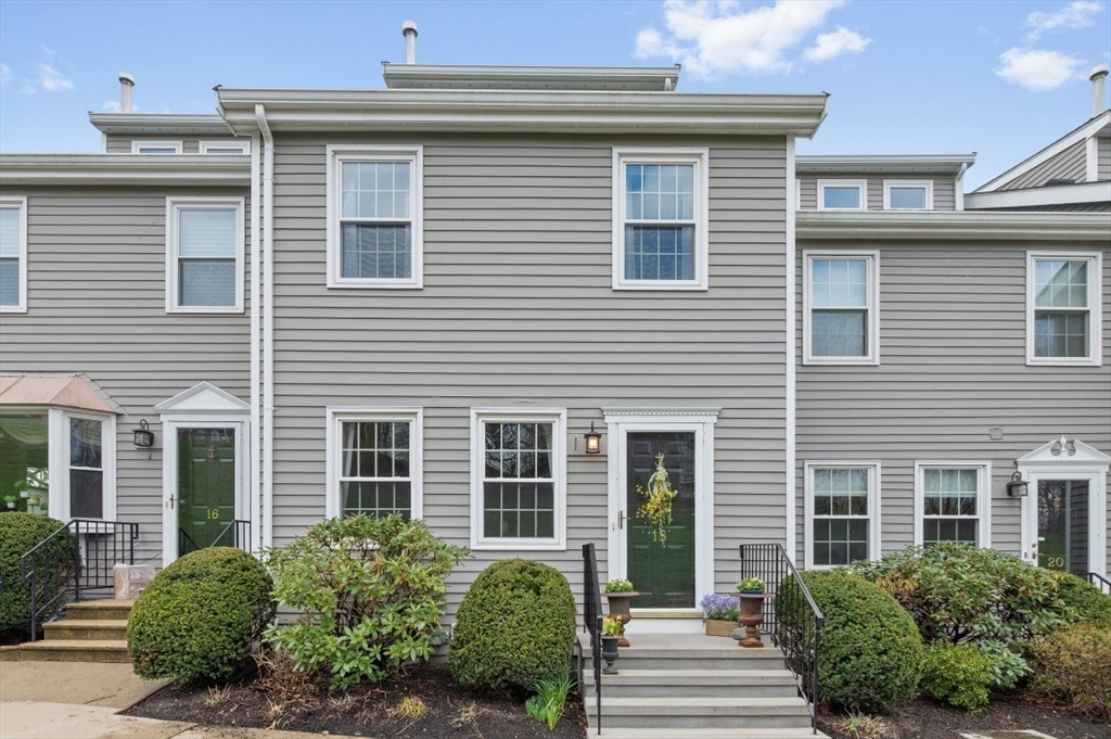 18 Breakwater Drive, Unit 18 Chelsea, MA 02150 - Photo 23 of 41