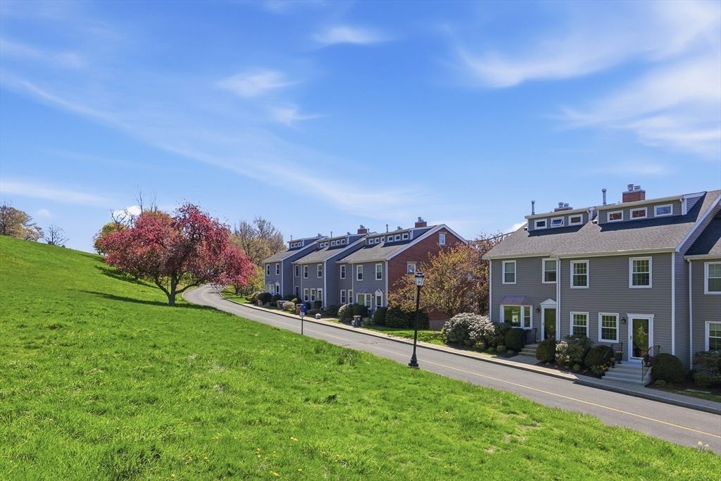 18 Breakwater Drive, Unit 18 Chelsea, MA 02150 - Photo 32 of 41