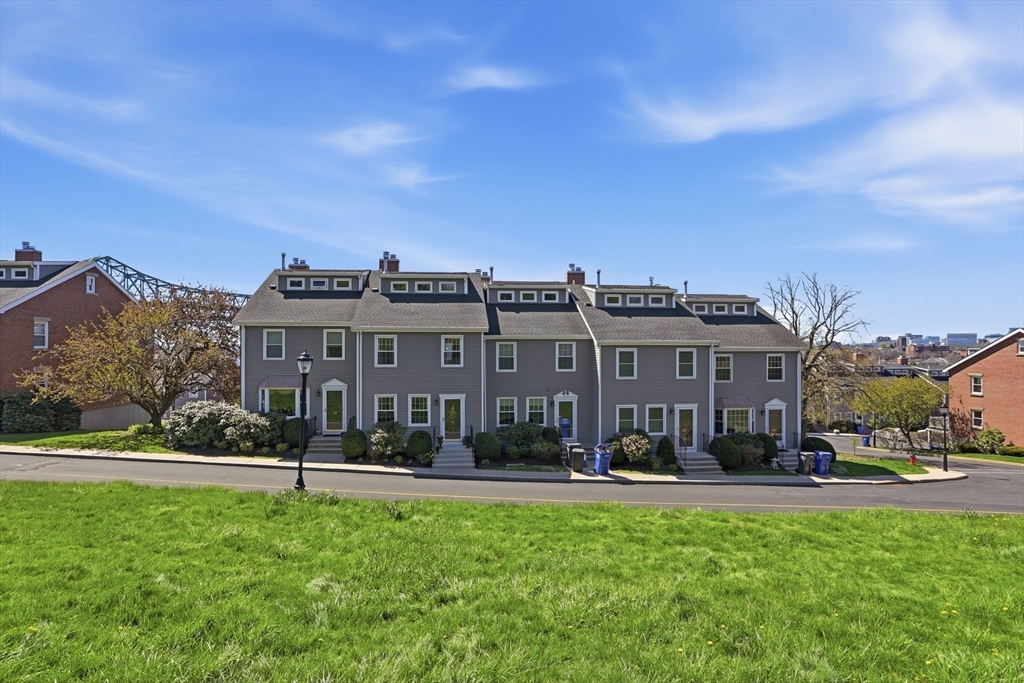 18 Breakwater Drive, Unit 18 Chelsea, MA 02150 - Photo 33 of 41