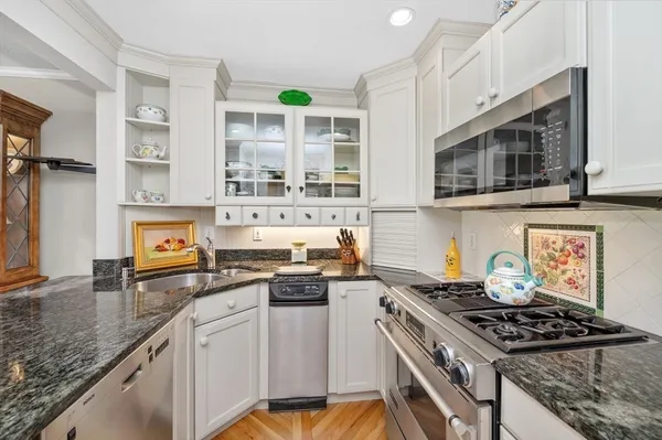 $895,000 | 18 Breakwater Drive, Unit 18, Chelsea, MA 02150