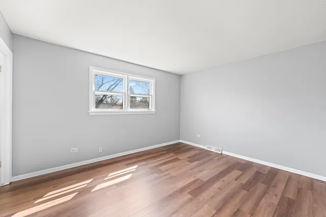 $179,900 | 4827 Imperial Drive, Richton Park, IL 60471