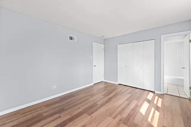 $179,900 | 4827 Imperial Drive, Richton Park, IL 60471