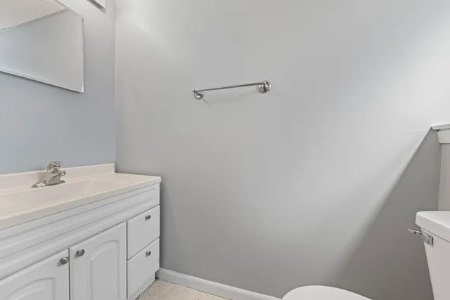 $179,900 | 4827 Imperial Drive, Richton Park, IL 60471