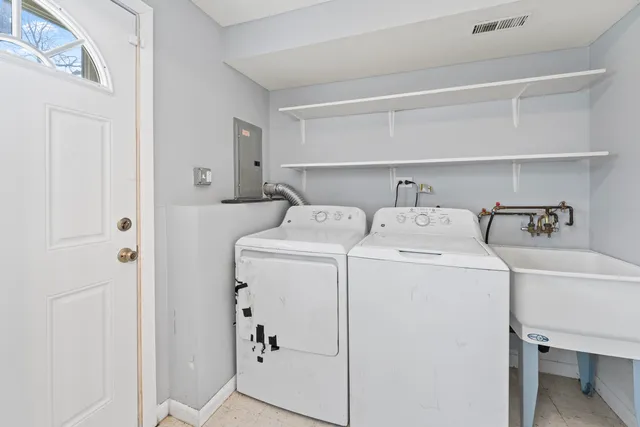 $179,900 | 4827 Imperial Drive, Richton Park, IL 60471