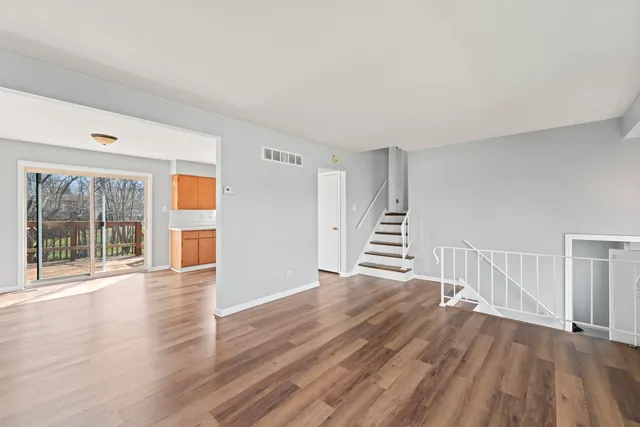 $179,900 | 4827 Imperial Drive, Richton Park, IL 60471