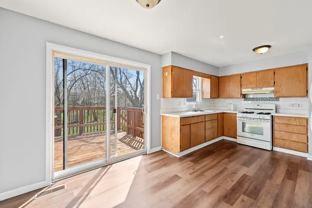 $179,900 | 4827 Imperial Drive, Richton Park, IL 60471